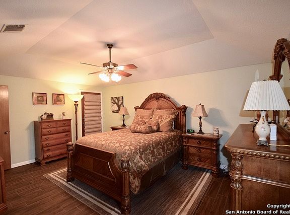 4th image of 310 Twin Oaks Dr