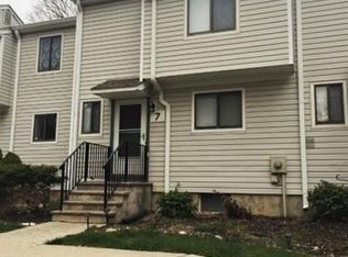 7 Foxtail Ln, Hamburg, NJ 07419