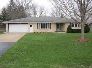 1038 Aldrin Dr, Rockton, IL 61072