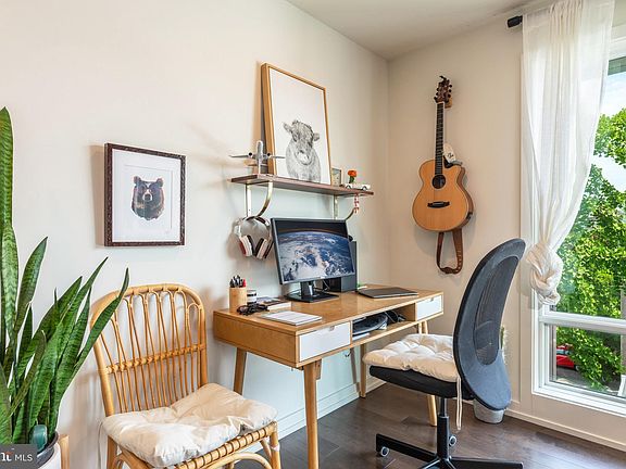 4th image of 708 S Sartain 10 St #4