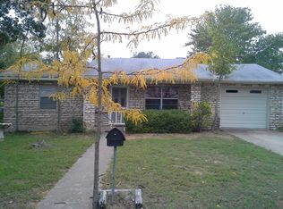 203 Glenmoor Dr, Fredericksburg, TX 78624