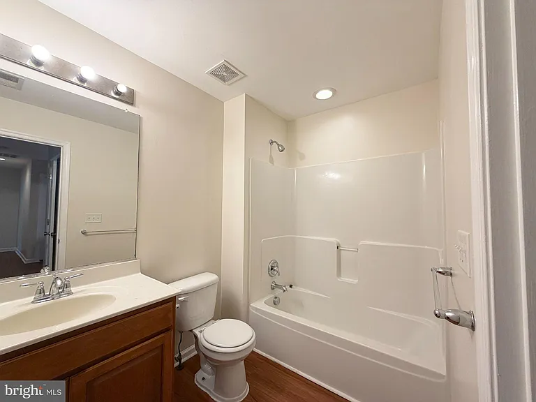 10 Meadow Court Gln — Photo 11