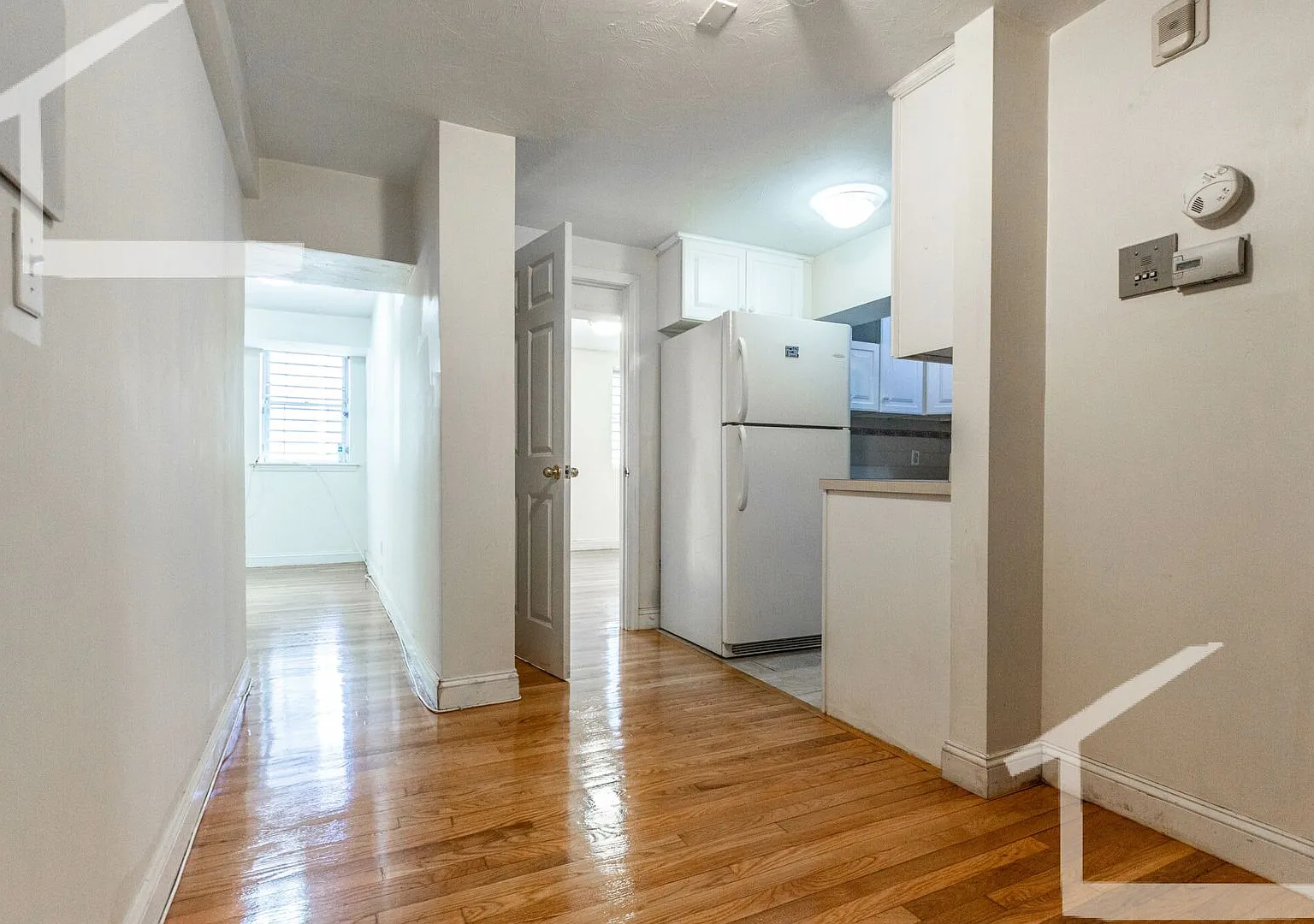 Nice, large renovated ground level unit in a prime location. — Photo 2