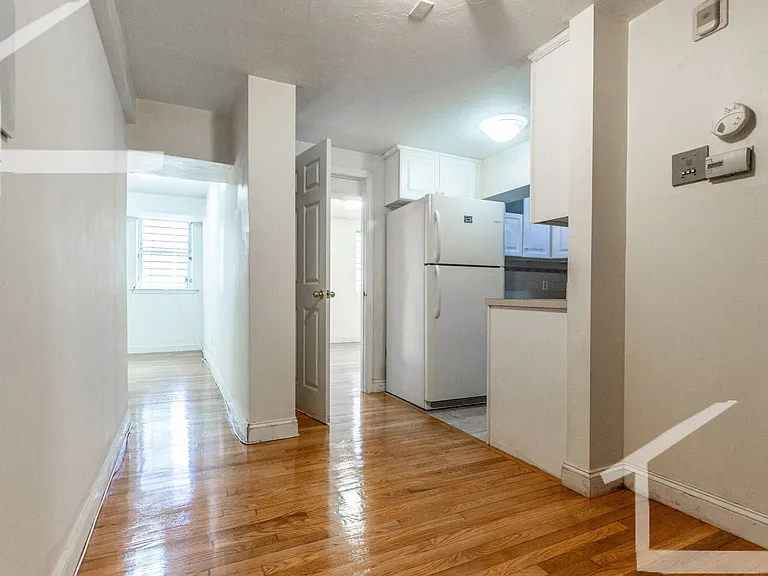 1136 Commonwealth Ave #7G — Photo 8