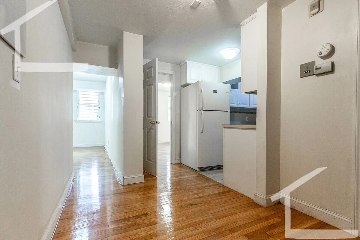 Building Photo - 1118 Commonwealth Ave #1