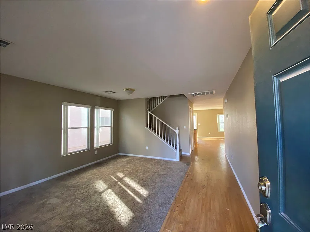 3 bed, 2.5 bath, 2322 sqft, $2,420 — Photo 2