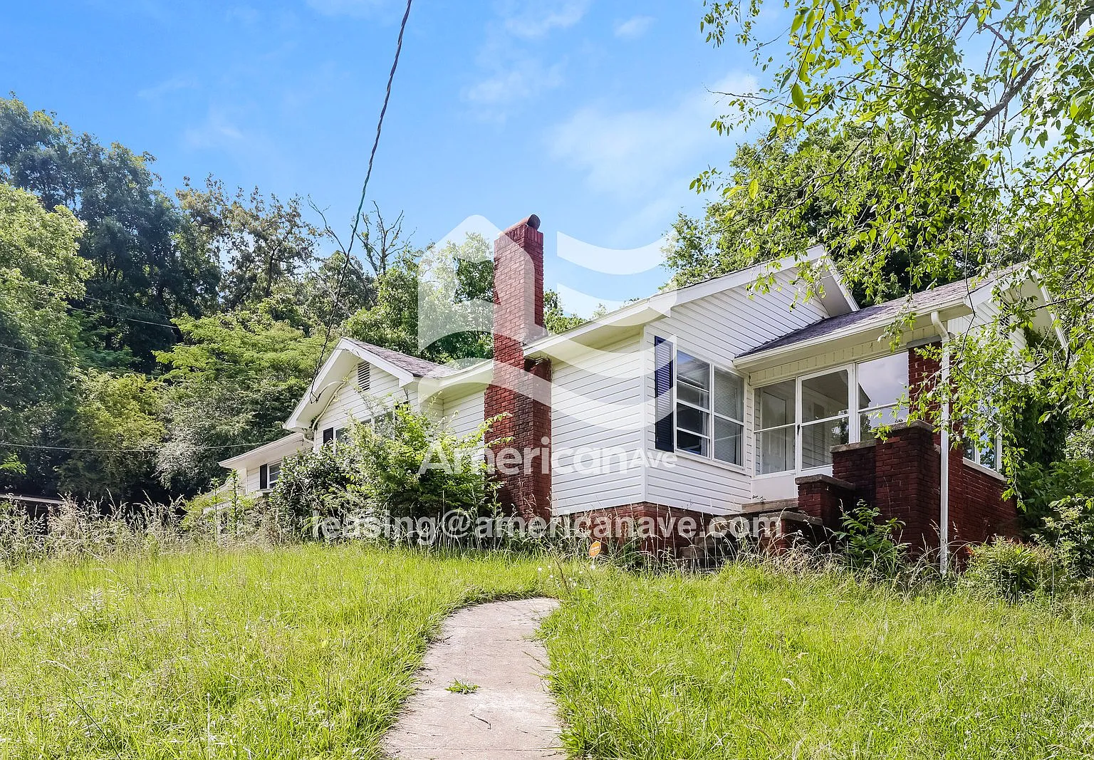3 bed, 1.0 bath, 1571 sqft, $1,072 — Photo 2