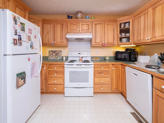 5th image of 1761 Conners Valley Rd