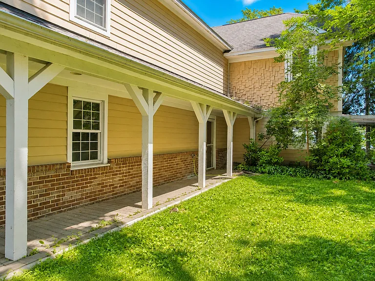 4156 Lamont Dr — Photo 5