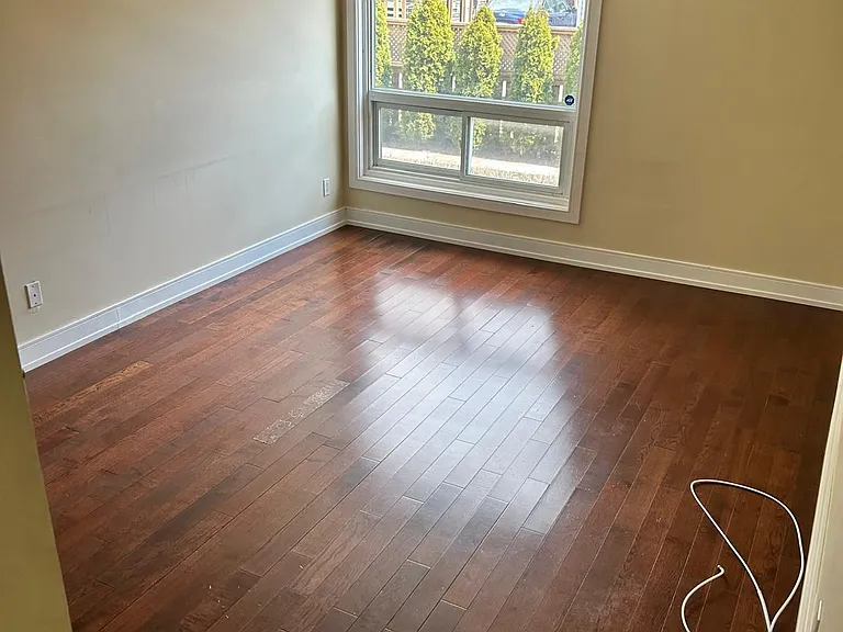 1666 Queen St E #2 — Photo 5