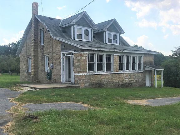 2nd image of 178 Davis Farm Ln