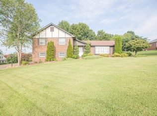 569 Crestview Cir, Ringgold, GA 30736