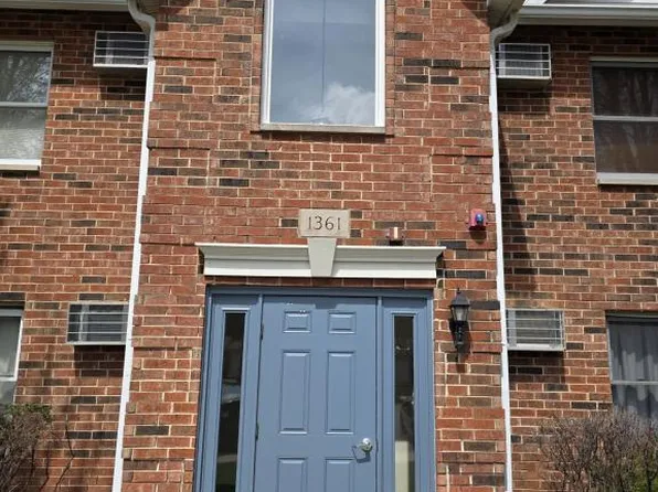 1361 Cunat Ct APT 2C, Lake In The Hills, IL 60156
