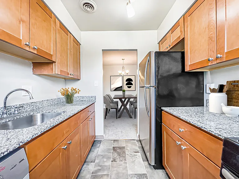 Creekside Apartments — Photo 16