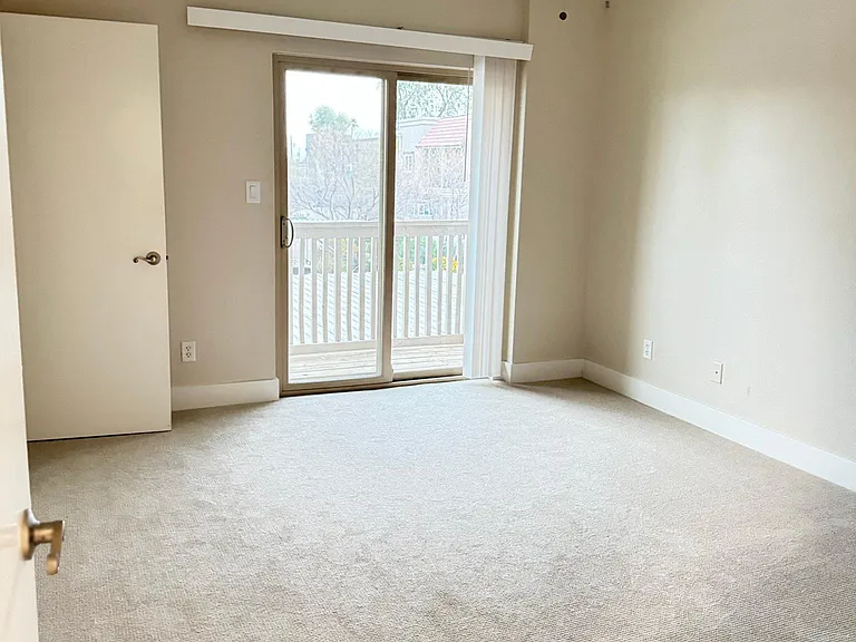 2311 E Hartford Ave #10 — Photo 2