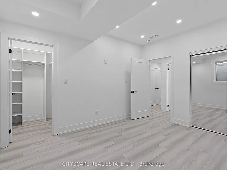 587 Oakwood Ave #1 — Photo 13
