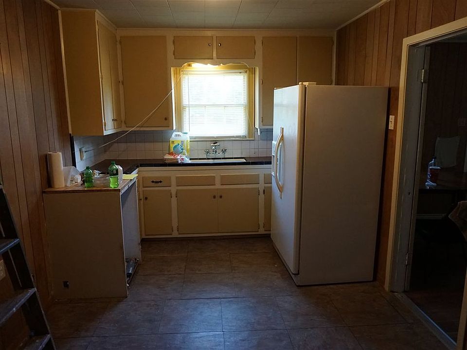 2nd image of 2375 E Lucas Dr