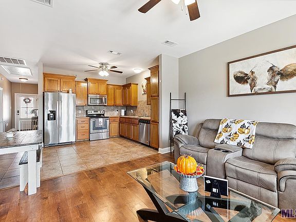 3rd image of 11705 Burgess Ave Unit 7A