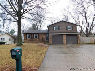 515 Flaggland Dr, Sherman, IL 62684