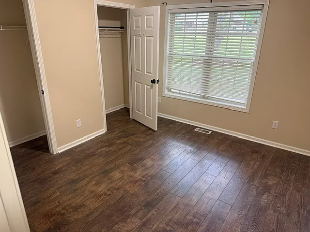 1751 Knights Dr — Photo 4