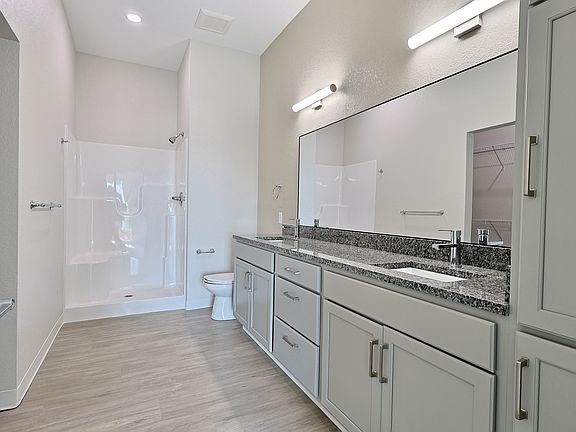4th image of 727 Poyntz Ave APT 203