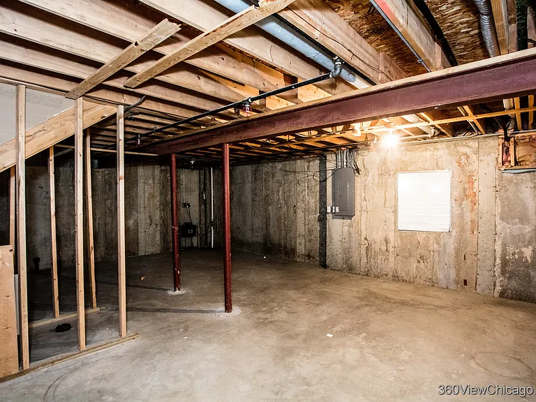 2140 Yale Cir — Photo 19