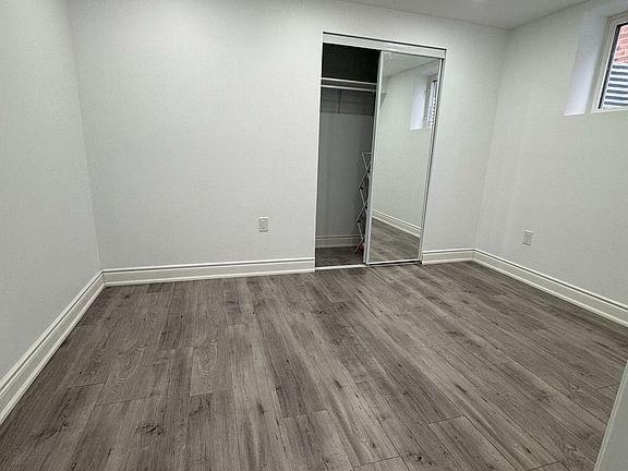 4th image of 674 Thompson Rd S