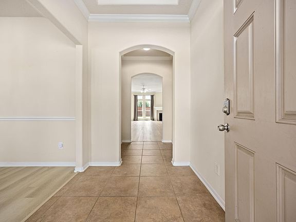 3rd image of 14319 W Oblong Cir