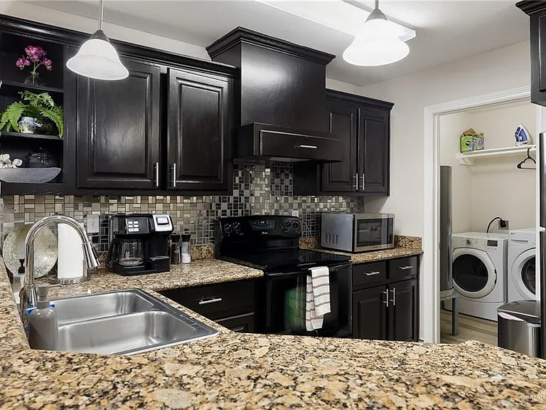 213 S 49th St #4 — Photo 9