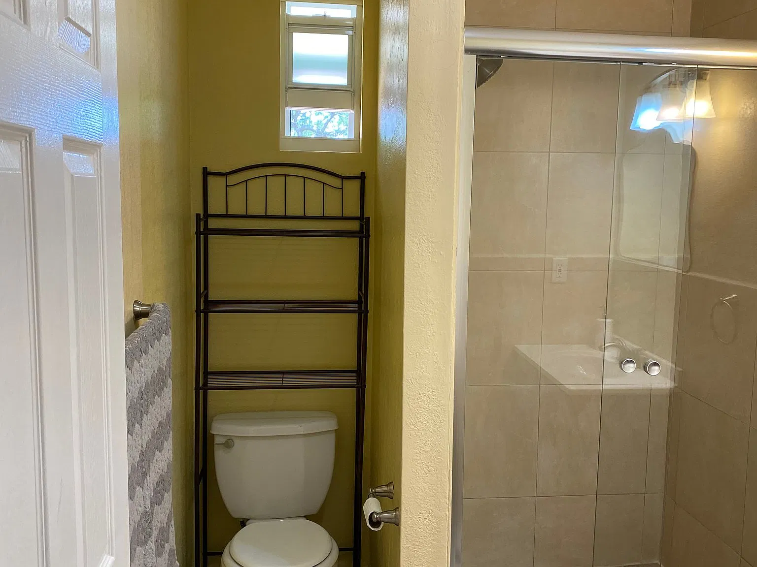 Modern Studio Apartment in Miami |1room - 1 Bath | $1500/mo | Available 10/10/2026 — Photo 4