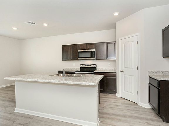 5th image of 48440 Fox Hollow Blvd