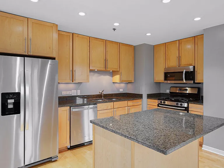 929 Portland Ave #306 — Photo 5
