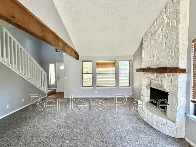 1920 N Desert Palm Ave — Photo 3