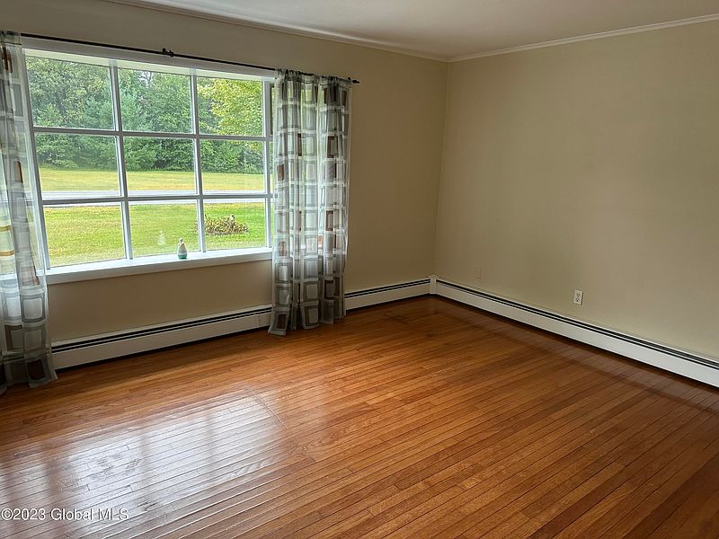 3rd image of 168 Jones Road