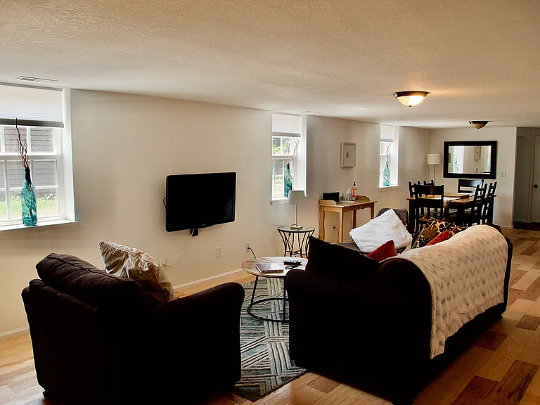 833 La Farge Ave #A — Photo 4