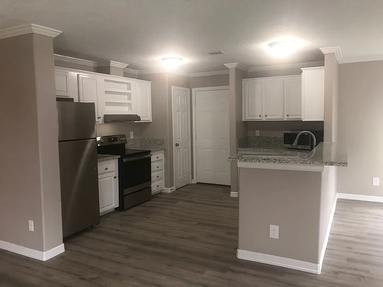 148 Varsity Dr — Photo 13