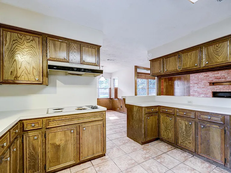 25403 Lynbriar Ln — Photo 6