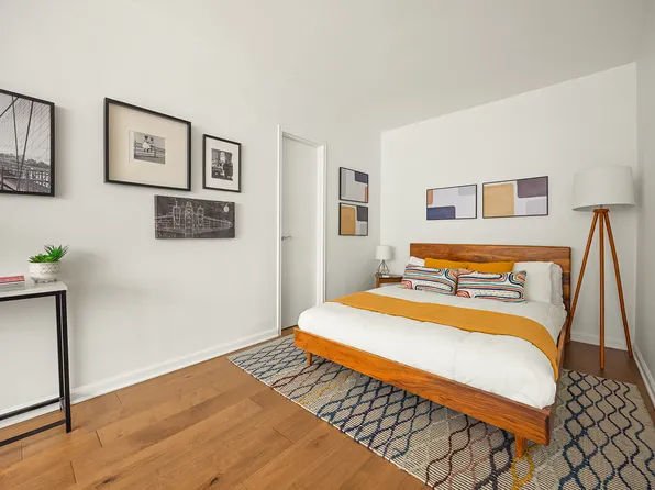 116 Central Park South image 4 of 13