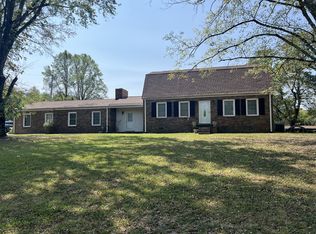 990 E Piney Rd, Dickson, TN 37055