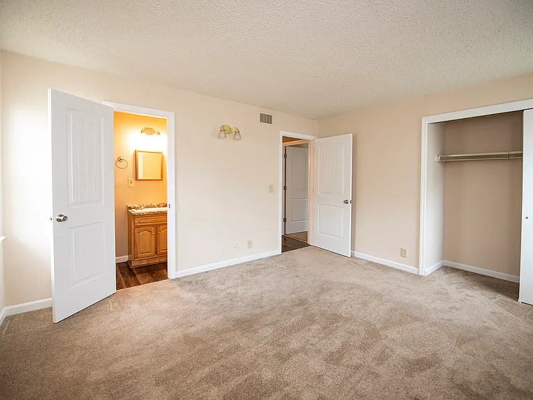 Willow Run Apartments — Photo 47