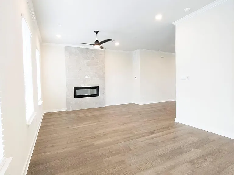225 John Webster St — Photo 25
