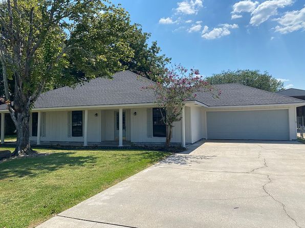 815 College Dr