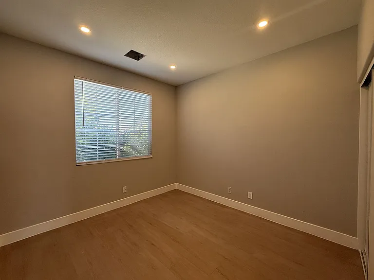 1786 Linn Way #1786 — Photo 7