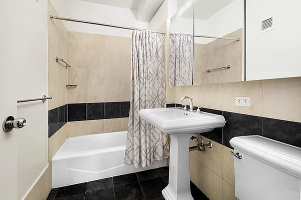 Rented by Stribling | media 27