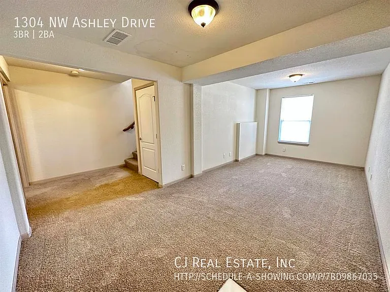 1304 NW Ashley Dr — Photo 8