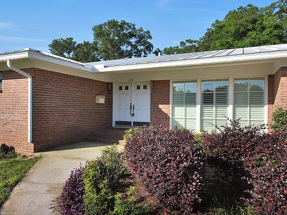 4th image of 1144 Westlawn Dr