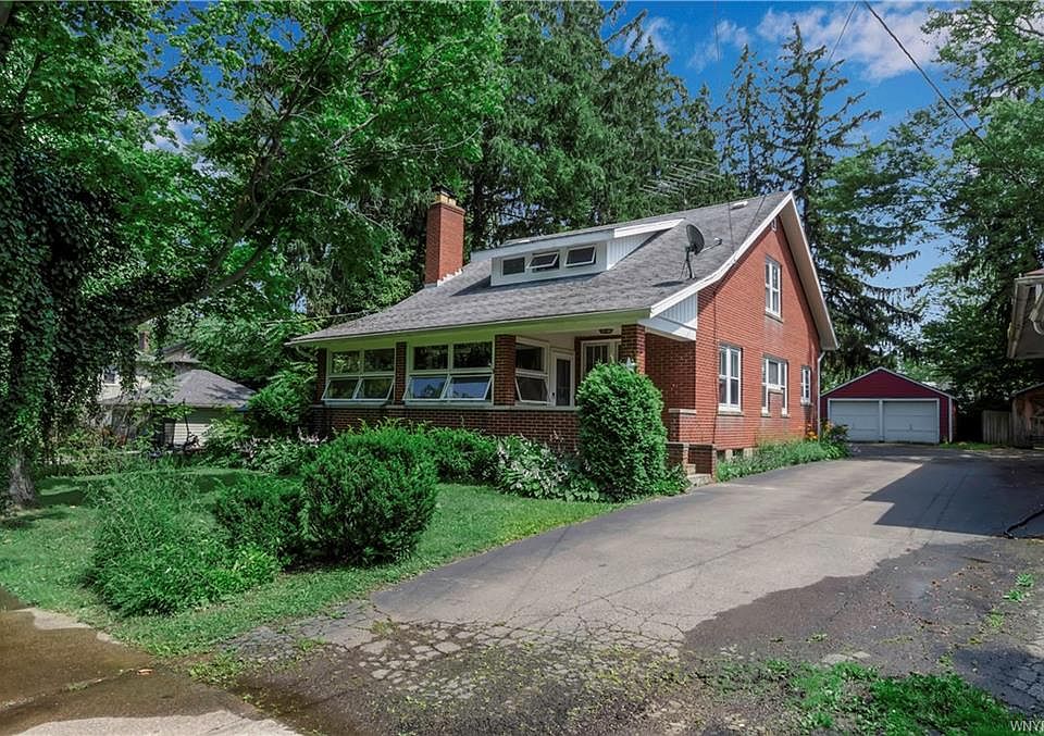 1st image of 6 Henry Dr