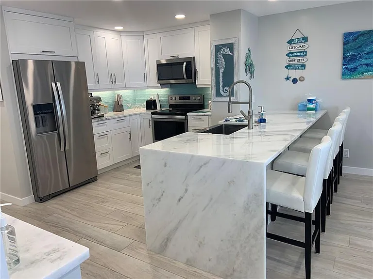 133 N Pompano Beach Blvd #507 — Photo 6