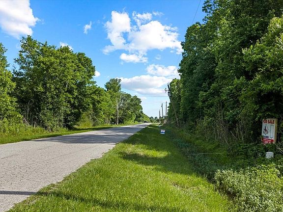4th image of County Road 182