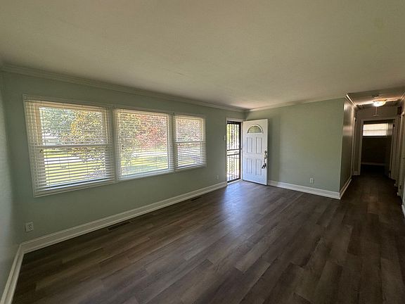 3rd image of 1413 Mark Trail Rd